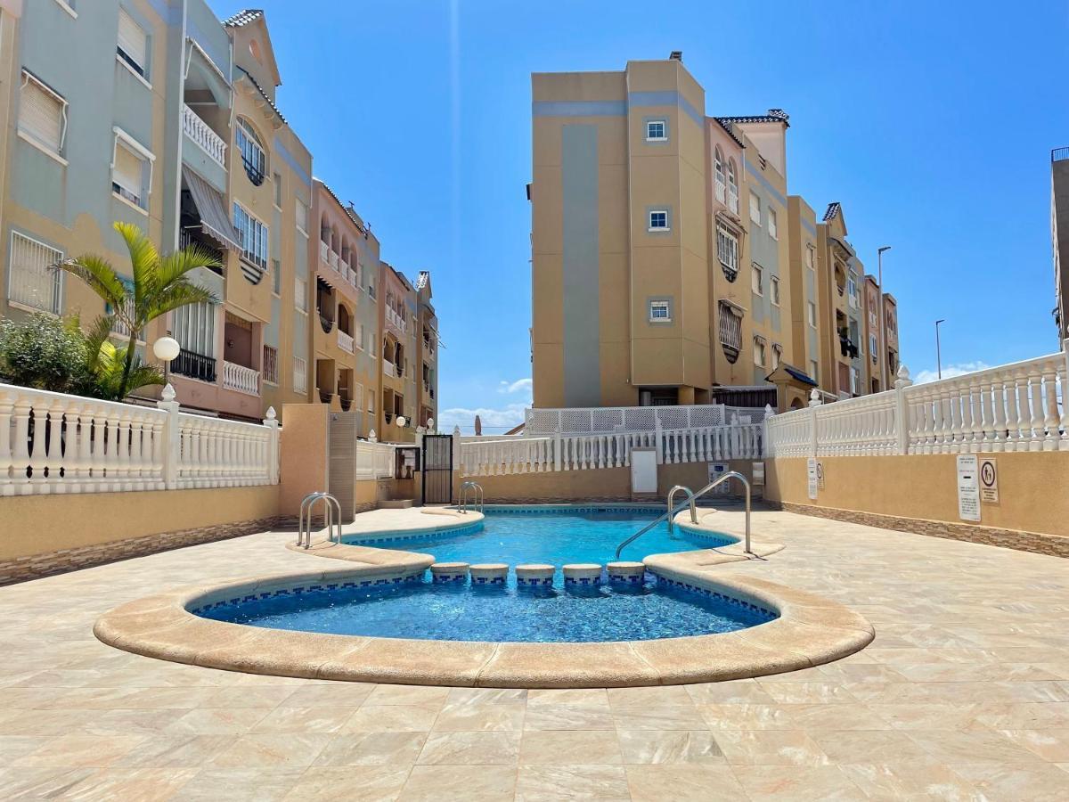 El Papagayo Apartment 2 Mins Walking To The Beach Torrevieja Exteriér fotografie